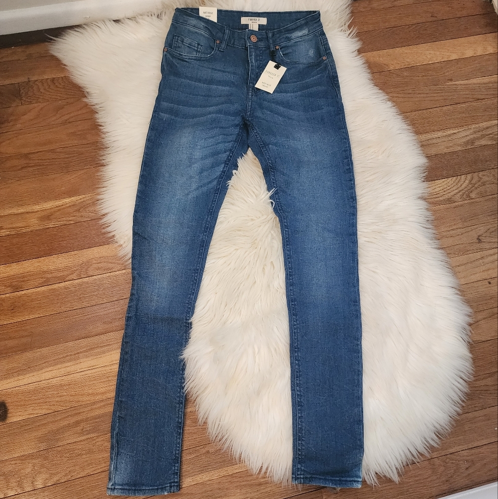 Mid Rise Skinny Jean
